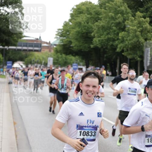 29.06.2025 - hella hamburg halbmarathon Jannik Wohlers http://msf.ph/oto/8319853 29.06.2025 10:39:20 Lombardsbrücke 2313, 2578, 2976, 3046, 4298, 4609, 4752, 5045, 5701, 6427, 6428, 6719, 6726, 6739, 7053, 7125, 7199, 7429, 8107, 8612, 9080, 9569, 9747, 9777, 10441, 10648, 10666, 10714, 10833, 10901, 10939, 11664, 11982, 12150, 12631, 12680, 13495, 13644, 14111, 14674, 14882, 15265, 15494, 16532, 16784, 17379, 17407, 17634, 17695, 18157, 18944, 19121 meine-sportfotos.de