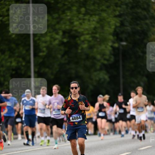 29.06.2025 - hella hamburg halbmarathon Dr. Thomas Lammeyer http://msf.ph/oto/8319860 29.06.2025 10:39:06 Kennedybrücke 1417, 1497, 2265, 2355, 2482, 2751, 3130, 3409, 4884, 5453, 6171, 6310, 6329, 6335, 6571, 6803, 6859, 7020, 7299, 8369, 8965, 9164, 9248, 10335, 10464, 10606 meine-sportfotos.de