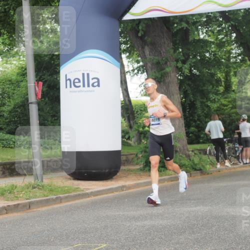 29.06.2025 - hella hamburg halbmarathon KatJ http://msf.ph/oto/8319872 29.06.2025 10:16:23 Zwischen KM18-KM19  meine-sportfotos.de