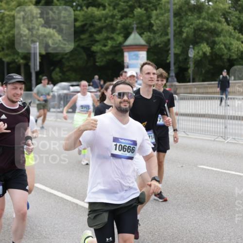 29.06.2025 - hella hamburg halbmarathon Jannik Wohlers http://msf.ph/oto/8319894 29.06.2025 10:39:21 Lombardsbrücke 2313, 2578, 2976, 3046, 3882, 3883, 3884, 4298, 4609, 4752, 5045, 5701, 6427, 6428, 6719, 6726, 6739, 7045, 7053, 7125, 7199, 7429, 8107, 8612, 8622, 9080, 9747, 9777, 10441, 10648, 10666, 10714, 10833, 10901, 10939, 11664, 11982, 12150, 12631, 12680, 13495, 13644, 14674, 14882, 15265, 15494, 16532, 16784, 17379, 17407, 17634, 17695, 18157, 18944, 19121 meine-sportfotos.de