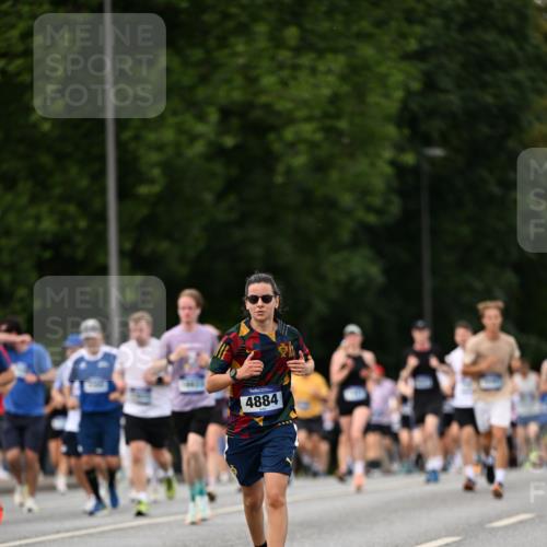 29.06.2025 - hella hamburg halbmarathon Dr. Thomas Lammeyer http://msf.ph/oto/8319913 29.06.2025 10:39:06 Kennedybrücke 1417, 1497, 2265, 2355, 2482, 2751, 3130, 3409, 4884, 5453, 6171, 6310, 6329, 6335, 6571, 6803, 6859, 7020, 7299, 8369, 8965, 9164, 9248, 10335, 10464, 10606 meine-sportfotos.de