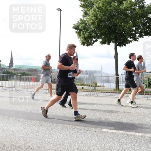 29.06.2025 - hella hamburg halbmarathon Lena Gebhardt http://msf.ph/oto/8319915 29.06.2025 10:22:44 Lombardsbrücke 166, 1029, 1187, 1598, 1853, 2022, 2294, 2351, 2479, 2766, 2886, 3003, 3029, 3034, 3108, 3430, 3457, 3511, 3600, 3601, 3910, 3946, 4113, 4114, 4131, 4556, 4559, 4829, 4969, 4970, 5079, 5223, 5343, 5629, 5798, 5838, 6030, 6048, 6049, 6303, 6307, 6347, 6784, 6785, 6820, 6826, 6899, 7097, 7188, 7190, 7266, 7276, 7529, 7794, 7925, 8355, 8511, 8855, 8931, 9133, 9256, 9913, 10205, 10826, 12190, 13921, 14525, 14801 meine-sportfotos.de
