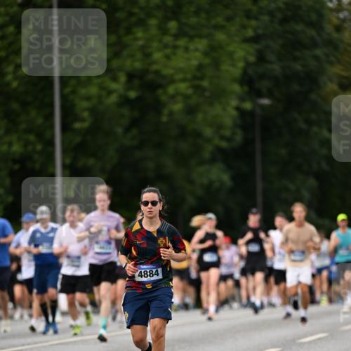 29.06.2025 - hella hamburg halbmarathon Dr. Thomas Lammeyer http://msf.ph/oto/8319948 29.06.2025 10:39:06 Kennedybrücke 1417, 1497, 2265, 2355, 2482, 2751, 3130, 3409, 4884, 5453, 6171, 6310, 6329, 6335, 6571, 6803, 6859, 7020, 7299, 8369, 8965, 9164, 9248, 10335, 10464, 10606 meine-sportfotos.de