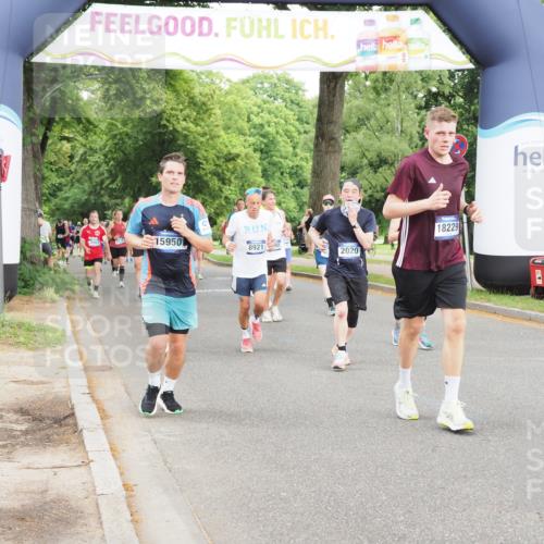 29.06.2025 - hella hamburg halbmarathon MichiJ http://msf.ph/oto/8319980 29.06.2025 10:37:10 Zwischen KM18-KM19 2020, 2234, 2880, 3414, 3562, 4247, 7657, 8819, 8921, 9303, 9770, 11819, 12421, 12670, 15950, 17745 meine-sportfotos.de