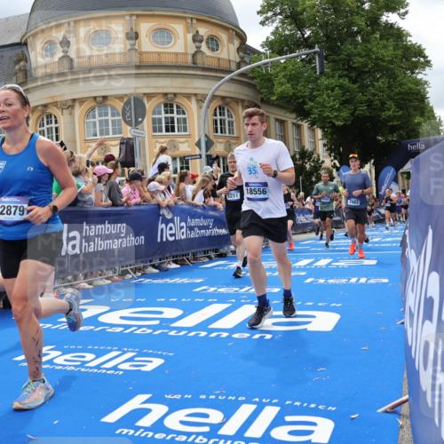 29.06.2025 - hella hamburg halbmarathon Strokosch-Dieckow http://msf.ph/oto/8320003 29.06.2025 10:58:35 Ziel 1319, 2619, 2656, 2978, 3251, 4467, 5341, 6592, 6595, 7082, 7659, 8322, 9316, 10943, 11605, 11846, 12712, 12809, 12862, 12879, 13694, 15197, 16189, 18501, 18556, 18587 meine-sportfotos.de