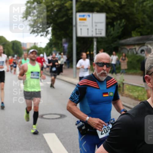 29.06.2025 - hella hamburg halbmarathon Yannick Fuchs http://msf.ph/oto/8320024 29.06.2025 10:50:58 20KM 1387, 1485, 2034, 2282, 2417, 2676, 3435, 3836, 4167, 4940, 5033, 5728, 6272, 6416, 6835, 7716, 8393, 8825, 9488, 9577, 9727, 9820, 10133, 10212, 11043, 11083, 11212, 11590, 11612, 11832, 12014, 12440, 12523, 13245, 13523, 13863, 14139, 14369, 15125, 15145, 15712, 15726, 16093, 16113, 16257, 16261, 16470, 16830, 16909, 17160, 17201, 17617, 17769, 17779, 17828, 17848, 18208, 18388, 18652, 19184 meine-sportfotos.de