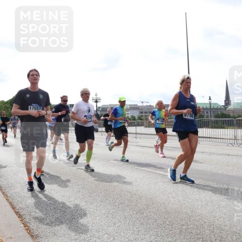 29.06.2025 - hella hamburg halbmarathon Lena Gebhardt http://msf.ph/oto/8320030 29.06.2025 10:22:44 Lombardsbrücke 16874, 5343, 17557, 9392, 1743, 5, 98, 1029, 1187, 1598, 1853, 2022, 2294, 2351, 2479, 2766, 2886, 3003, 3029, 3034, 3108, 3430, 3457, 3511, 3600, 3601, 3910, 3946, 4113, 4114, 4131, 4556, 4559, 4829, 4969, 4970, 5079, 5223, 5343, 5629, 5798, 5838, 6030, 6048, 6049, 6303, 6307, 6347, 6784, 6785, 6820, 6826, 6899, 7097, 7188, 7190, 7266, 7276, 7529, 7794, 7925, 8355, 8511, 8855, 8931, 9133, 9256, 9913, 10205, 10826, 12190, 13921, 14525, 14801 meine-sportfotos.de