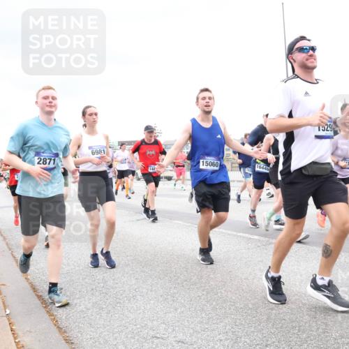 29.06.2025 - hella hamburg halbmarathon Lena Gebhardt http://msf.ph/oto/8320045 29.06.2025 10:57:15 Lombardsbrücke 6981, 2871, 15060, 1910, 16446, 1529, 323, 1207, 2041, 2370, 2871, 2932, 3195, 3348, 3387, 3388, 3418, 3470, 3485, 3723, 3750, 3851, 4086, 4106, 4180, 4197, 4241, 4485, 4568, 4569, 4611, 4998, 5057, 5117, 5316, 5589, 5639, 5738, 5944, 6053, 6284, 6827, 6832, 6981, 7381, 7416, 7417, 7592, 7728, 7787, 7964, 8035, 8039, 8197, 8224, 8287, 8386, 8540, 8546, 8552, 8679, 8851, 8853, 8873, 9110, 9298, 9299 meine-sportfotos.de