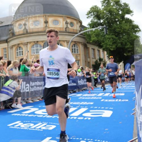 29.06.2025 - hella hamburg halbmarathon Strokosch-Dieckow http://msf.ph/oto/8320049 29.06.2025 10:58:35 Ziel 1319, 2619, 2656, 2978, 3251, 4467, 5341, 6592, 6595, 7082, 7659, 8322, 9316, 10943, 11605, 11846, 12712, 12809, 12862, 12879, 13694, 15197, 16189, 18501, 18556, 18587 meine-sportfotos.de