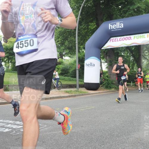 29.06.2025 - hella hamburg halbmarathon KatJ http://msf.ph/oto/8320052 29.06.2025 10:45:42 Zwischen KM18-KM19 1642, 2348, 2584, 2677, 2759, 2855, 3114, 4550, 6860, 8392 meine-sportfotos.de