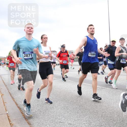 29.06.2025 - hella hamburg halbmarathon Lena Gebhardt http://msf.ph/oto/8320067 29.06.2025 10:57:15 Lombardsbrücke 2887, 2871, 692, 14414, 15060, 19102, 16446, 8224, 1207, 2041, 2370, 2871, 2932, 3195, 3348, 3387, 3388, 3418, 3470, 3485, 3723, 3750, 3851, 4086, 4106, 4180, 4197, 4241, 4485, 4568, 4569, 4611, 4998, 5057, 5117, 5316, 5589, 5639, 5738, 5944, 6053, 6284, 6827, 6832, 6981, 7381, 7416, 7417, 7592, 7728, 7787, 7964, 8035, 8039, 8197, 8224, 8287, 8386, 8540, 8546, 8552, 8679, 8851, 8853, 8873, 9110, 9298, 9299 meine-sportfotos.de