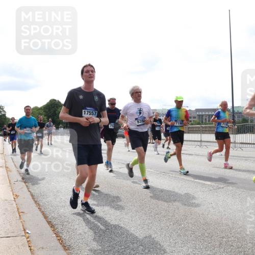 29.06.2025 - hella hamburg halbmarathon Lena Gebhardt http://msf.ph/oto/8320084 29.06.2025 10:22:45 Lombardsbrücke 16874, 5343, 17557, 752, 9392, 1743, 7190, 7188, 5798, 1029, 1187, 1598, 1853, 2022, 2294, 2351, 2479, 2766, 2886, 3003, 3029, 3034, 3108, 3430, 3457, 3511, 3600, 3601, 3910, 3946, 4113, 4114, 4131, 4556, 4559, 4829, 4969, 4970, 5079, 5223, 5343, 5629, 5798, 5838, 6030, 6048, 6049, 6303, 6307, 6347, 6784, 6785, 6820, 6826, 6899, 7097, 7188, 7190, 7266, 7276, 7529, 7794, 7891, 7925, 8355, 8511, 8855, 8931, 9133, 9256, 9913, 10205, 10826, 12190, 13560, 13921, 14525, 14801 meine-sportfotos.de