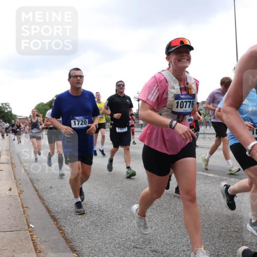 29.06.2025 - hella hamburg halbmarathon Lena Gebhardt http://msf.ph/oto/8320123 29.06.2025 10:47:15 Lombardsbrücke 13172, 1720, 131, 1607, 10776, 511, 1073, 1185, 1286, 1363, 1434, 1463, 1523, 1593, 1607, 1704, 1720, 1961, 2148, 2211, 2320, 2327, 2407, 2537, 2555, 2556, 2665, 2981, 2994, 3339, 3407, 3823, 4037, 4184, 4239, 4325, 4483, 4806, 4895, 4974, 4975, 5111, 5114, 5796, 5895, 5953, 6255, 6256, 6485, 6496, 6740, 6879, 6995, 7073, 7403, 7412, 7430, 7431, 7630, 7631, 7827, 8105, 8131, 8270, 8486, 8553, 8684, 8706, 8915, 8953, 8967, 9018, 11458, 11738 meine-sportfotos.de