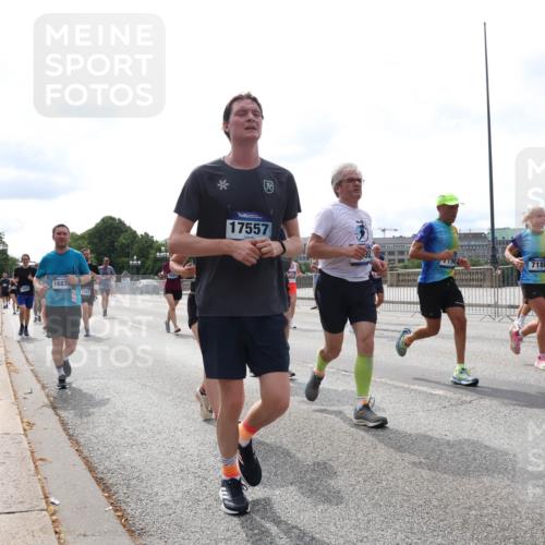 29.06.2025 - hella hamburg halbmarathon Lena Gebhardt http://msf.ph/oto/8320178 29.06.2025 10:22:45 Lombardsbrücke 16874, 5343, 17557, 718, 1029, 1187, 1598, 1853, 2022, 2294, 2351, 2479, 2766, 2886, 3003, 3029, 3034, 3108, 3430, 3457, 3511, 3600, 3601, 3910, 3946, 4113, 4114, 4131, 4556, 4559, 4829, 4969, 4970, 5079, 5223, 5343, 5629, 5798, 5838, 6030, 6048, 6049, 6303, 6307, 6347, 6784, 6785, 6820, 6826, 6899, 7097, 7188, 7190, 7266, 7276, 7529, 7794, 7891, 7925, 8355, 8511, 8855, 8931, 9133, 9256, 9913, 10205, 10826, 12190, 13560, 13921, 14525, 14801 meine-sportfotos.de