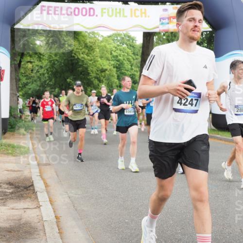 29.06.2025 - hella hamburg halbmarathon MichiJ http://msf.ph/oto/8320229 29.06.2025 10:37:13 Zwischen KM18-KM19 2020, 2234, 2880, 3562, 4247, 7657, 8454, 8921, 9031, 9303, 10859, 11819, 12421, 15950, 16738 meine-sportfotos.de