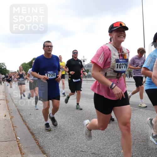 29.06.2025 - hella hamburg halbmarathon Lena Gebhardt http://msf.ph/oto/8320320 29.06.2025 10:47:15 Lombardsbrücke 13172, 953, 1720, 1137, 1607, 10776, 1073, 1185, 1286, 1363, 1434, 1463, 1523, 1593, 1607, 1704, 1720, 1961, 2148, 2211, 2320, 2327, 2407, 2537, 2555, 2556, 2665, 2981, 2994, 3339, 3407, 3823, 4037, 4184, 4239, 4325, 4483, 4806, 4895, 4974, 4975, 5111, 5114, 5796, 5895, 5953, 6255, 6256, 6485, 6496, 6740, 6879, 6995, 7073, 7403, 7412, 7430, 7431, 7630, 7631, 7827, 8105, 8131, 8270, 8486, 8553, 8684, 8706, 8915, 8953, 8967, 9018, 11458, 11738 meine-sportfotos.de
