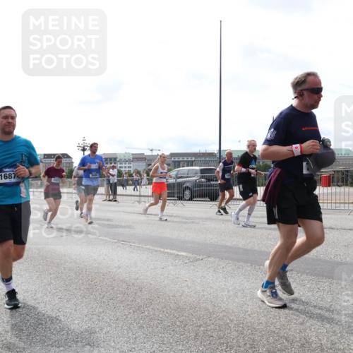 29.06.2025 - hella hamburg halbmarathon Lena Gebhardt http://msf.ph/oto/8320324 29.06.2025 10:22:47 Lombardsbrücke 1665, 5343, 1687, 1029, 1187, 1598, 1853, 2022, 2294, 2351, 2479, 2766, 2886, 3003, 3029, 3034, 3108, 3430, 3457, 3511, 3600, 3601, 3910, 3946, 4113, 4114, 4131, 4556, 4559, 4829, 4969, 5079, 5223, 5343, 5629, 5798, 5838, 6030, 6048, 6049, 6303, 6347, 6578, 6784, 6785, 6820, 6826, 6899, 7097, 7188, 7190, 7266, 7276, 7529, 7794, 7891, 7925, 8355, 8511, 8855, 8931, 9133, 9256, 9913, 10205, 10826, 12190, 13560, 13921, 14041, 14525, 14801 meine-sportfotos.de