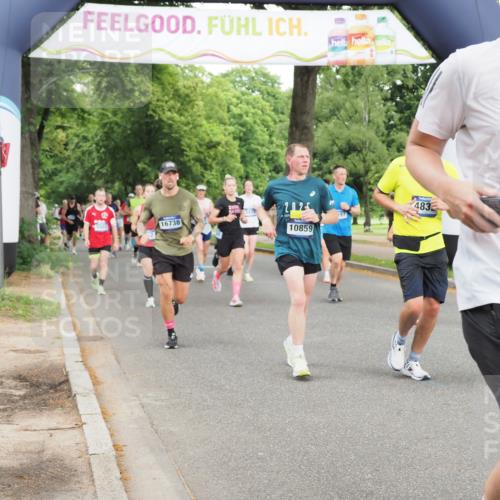29.06.2025 - hella hamburg halbmarathon MichiJ http://msf.ph/oto/8320354 29.06.2025 10:37:13 Zwischen KM18-KM19 2020, 2234, 2880, 3562, 4247, 7657, 8454, 8921, 9031, 9303, 10859, 11819, 12421, 15950, 16738 meine-sportfotos.de
