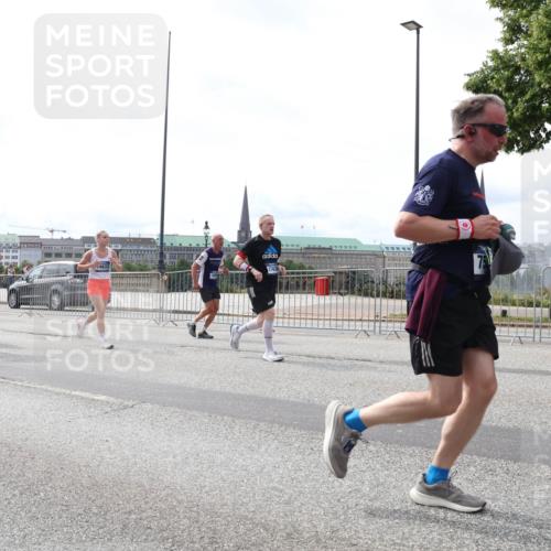 29.06.2025 - hella hamburg halbmarathon Lena Gebhardt http://msf.ph/oto/8320386 29.06.2025 10:22:47 Lombardsbrücke 87, 3601, 3600, 75, 1029, 1187, 1598, 1853, 2022, 2294, 2351, 2479, 2766, 2886, 3003, 3029, 3034, 3108, 3430, 3457, 3511, 3600, 3601, 3910, 3946, 4113, 4114, 4131, 4556, 4559, 4829, 4969, 5079, 5223, 5343, 5629, 5798, 5838, 6030, 6048, 6049, 6303, 6347, 6578, 6784, 6785, 6820, 6826, 6899, 7097, 7188, 7190, 7266, 7276, 7529, 7794, 7891, 7925, 8355, 8511, 8855, 8931, 9133, 9256, 9913, 10205, 10826, 12190, 13560, 13921, 14041, 14525, 14801 meine-sportfotos.de