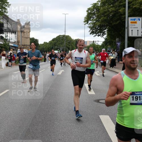 29.06.2025 - hella hamburg halbmarathon Yannick Fuchs http://msf.ph/oto/8320394 29.06.2025 10:51:00 20KM 1387, 1485, 2034, 2282, 2417, 2676, 3435, 4167, 4940, 5033, 5728, 6272, 7269, 7716, 8393, 8825, 9488, 9577, 9820, 10133, 10212, 11043, 11083, 11212, 11590, 11612, 11832, 12014, 12523, 13245, 13523, 13863, 14139, 14361, 14369, 14881, 15110, 15125, 15145, 15712, 15726, 16093, 16113, 16257, 16261, 16470, 16830, 16909, 17160, 17201, 17617, 17769, 17779, 17828, 17848, 18208, 18388, 18652, 19184 meine-sportfotos.de