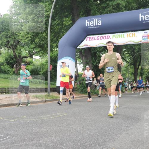 29.06.2025 - hella hamburg halbmarathon KatJ http://msf.ph/oto/8320446 29.06.2025 10:45:46 Zwischen KM18-KM19 2348, 2619, 2677, 3279, 6860, 8392 meine-sportfotos.de