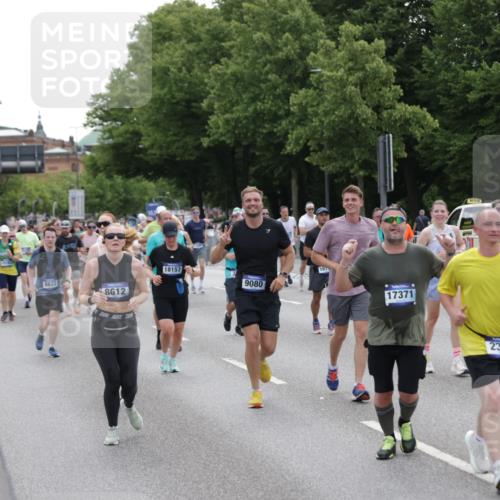 29.06.2025 - hella hamburg halbmarathon Jannik Wohlers http://msf.ph/oto/8320460 29.06.2025 10:39:26 Lombardsbrücke 1076, 1586, 1899, 2313, 2976, 3046, 3882, 3883, 3884, 4298, 4752, 5229, 5654, 6427, 6428, 6698, 6739, 7045, 7053, 7125, 7199, 7429, 7455, 7456, 8107, 8612, 8622, 8865, 8866, 9080, 9292, 10441, 10648, 10666, 10714, 10833, 10901, 10939, 11242, 11664, 11874, 11982, 12414, 12631, 12883, 12906, 13644, 14327, 14578, 14882, 15111, 15265, 16532, 16784, 17407, 17634, 17695, 18157, 18944, 19121, 19163 meine-sportfotos.de