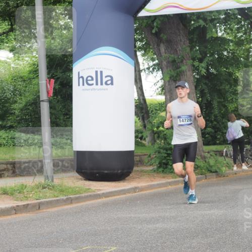 29.06.2025 - hella hamburg halbmarathon KatJ http://msf.ph/oto/8320463 29.06.2025 10:16:26 Zwischen KM18-KM19  meine-sportfotos.de