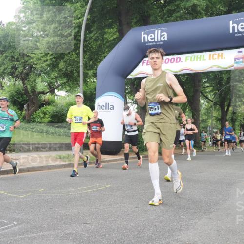 29.06.2025 - hella hamburg halbmarathon KatJ http://msf.ph/oto/8320508 29.06.2025 10:45:47 Zwischen KM18-KM19 2348, 2619, 2677, 3279 meine-sportfotos.de
