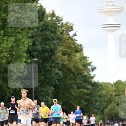 29.06.2025 - hella hamburg halbmarathon Dr. Thomas Lammeyer http://msf.ph/oto/8320509 29.06.2025 10:39:09 Kennedybrücke 1417, 1497, 1849, 2265, 2355, 2482, 2751, 3130, 3409, 4884, 5027, 5453, 5793, 6171, 6310, 6329, 6335, 6571, 6746, 6803, 6859, 7020, 7299, 7733, 8369, 9164, 9248, 10335, 10464, 10606 meine-sportfotos.de