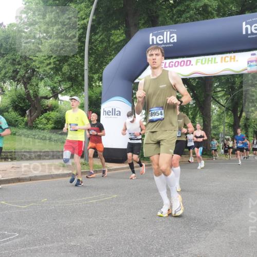 29.06.2025 - hella hamburg halbmarathon KatJ http://msf.ph/oto/8320522 29.06.2025 10:45:47 Zwischen KM18-KM19 2348, 2619, 2677, 3279 meine-sportfotos.de