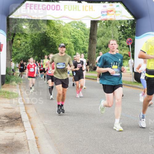 29.06.2025 - hella hamburg halbmarathon MichiJ http://msf.ph/oto/8320526 29.06.2025 10:37:14 Zwischen KM18-KM19 2020, 2234, 2880, 3562, 4247, 7657, 8437, 8454, 8921, 9031, 9303, 9597, 10859, 11819, 12203, 12421, 15950, 16738 meine-sportfotos.de
