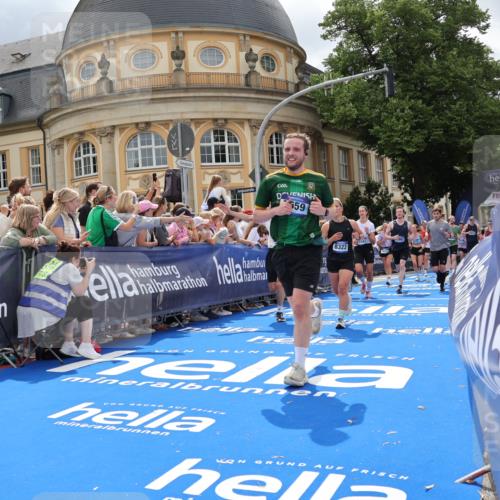 29.06.2025 - hella hamburg halbmarathon Strokosch-Dieckow http://msf.ph/oto/8320534 29.06.2025 10:58:39 Ziel 1319, 2619, 2656, 2840, 2978, 3251, 4467, 5675, 6592, 6595, 7082, 7659, 8322, 8929, 9316, 10943, 11605, 11846, 12712, 12809, 12862, 12879, 13512, 13694, 13880, 14266, 14902, 15197, 16189, 17839, 18501, 18556, 18587 meine-sportfotos.de