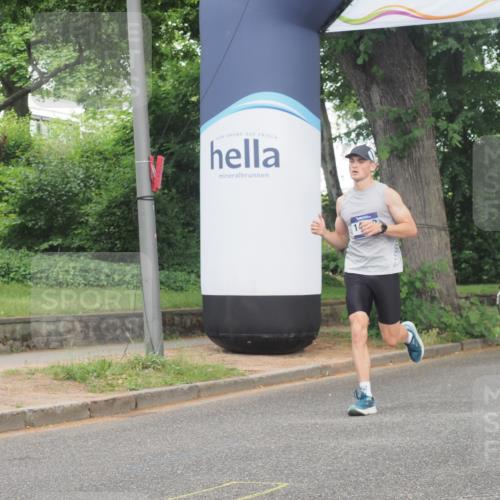29.06.2025 - hella hamburg halbmarathon KatJ http://msf.ph/oto/8320552 29.06.2025 10:16:26 Zwischen KM18-KM19  meine-sportfotos.de