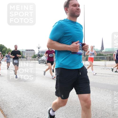 29.06.2025 - hella hamburg halbmarathon Lena Gebhardt http://msf.ph/oto/8320563 29.06.2025 10:22:48 Lombardsbrücke 11665, 5343, 3601, 37, 30, 1029, 1187, 1598, 1853, 2294, 2351, 2479, 2766, 2886, 3003, 3029, 3034, 3108, 3430, 3457, 3511, 3600, 3601, 3910, 3946, 4131, 4190, 4266, 4556, 4559, 4969, 5079, 5223, 5343, 5629, 5798, 5838, 6030, 6048, 6049, 6303, 6347, 6578, 6784, 6785, 6820, 6826, 6899, 7097, 7188, 7190, 7266, 7276, 7529, 7794, 7891, 7925, 8355, 8511, 8855, 8931, 9133, 9256, 9913, 10205, 10826, 12025, 12190, 12265, 13560, 13921, 14041, 14525, 14801 meine-sportfotos.de