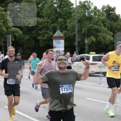 29.06.2025 - hella hamburg halbmarathon Jannik Wohlers http://msf.ph/oto/8320592 29.06.2025 10:39:28 Lombardsbrücke 1058, 1076, 1586, 1899, 2313, 2976, 3046, 3882, 3883, 3884, 4298, 4752, 5229, 5654, 5901, 6428, 6698, 6739, 7045, 7125, 7429, 7455, 7456, 8107, 8612, 8622, 8865, 8866, 9080, 9195, 9292, 10441, 10648, 10666, 10714, 10833, 10901, 10939, 11242, 11664, 11874, 11982, 12414, 12631, 12883, 12906, 13644, 14327, 14578, 14882, 15111, 15265, 16532, 16784, 17407, 17634, 18157, 18944, 19121, 19163 meine-sportfotos.de