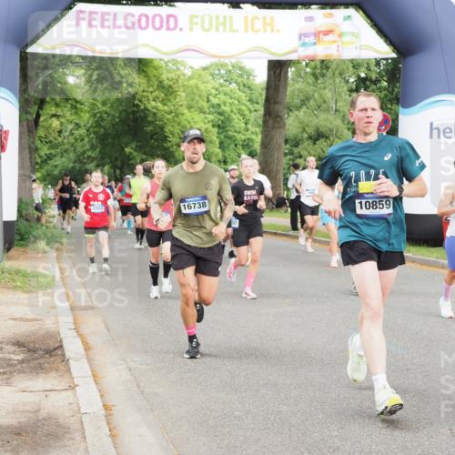 29.06.2025 - hella hamburg halbmarathon MichiJ http://msf.ph/oto/8320593 29.06.2025 10:37:14 Zwischen KM18-KM19 2020, 2234, 2880, 3562, 4247, 7657, 8437, 8454, 8921, 9031, 9303, 9597, 10859, 11819, 12203, 12421, 15950, 16738 meine-sportfotos.de