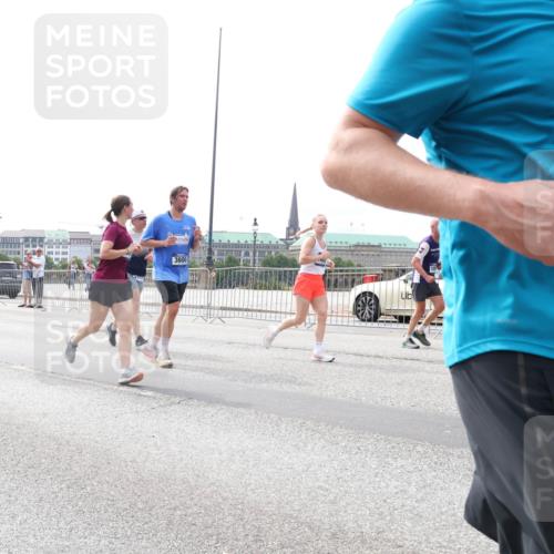 29.06.2025 - hella hamburg halbmarathon Lena Gebhardt http://msf.ph/oto/8320666 29.06.2025 10:22:48 Lombardsbrücke 5343, 3600, 1687, 1029, 1187, 1598, 1853, 2294, 2351, 2479, 2766, 2886, 3003, 3029, 3034, 3108, 3430, 3457, 3511, 3600, 3601, 3910, 3946, 4131, 4190, 4266, 4556, 4559, 4969, 5079, 5223, 5343, 5629, 5798, 5838, 6030, 6048, 6049, 6303, 6347, 6578, 6784, 6785, 6820, 6826, 6899, 7097, 7188, 7190, 7266, 7276, 7529, 7794, 7891, 7925, 8355, 8511, 8855, 8931, 9133, 9256, 9913, 10205, 10826, 12025, 12190, 12265, 13560, 13921, 14041, 14525, 14801 meine-sportfotos.de
