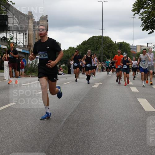 29.06.2025 - hella hamburg halbmarathon Yannick Fuchs http://msf.ph/oto/8320677 29.06.2025 10:51:02 20KM 1387, 1485, 2034, 2282, 2417, 2676, 3435, 4167, 4940, 5033, 5728, 6272, 7269, 7716, 8825, 9577, 9820, 10133, 10212, 11043, 11083, 11590, 11612, 11832, 12014, 12523, 13245, 13523, 13863, 14361, 14369, 14881, 14951, 15110, 15125, 15145, 15220, 15712, 15726, 16093, 16113, 16257, 16261, 16470, 16830, 16909, 17160, 17201, 17617, 17769, 17779, 17828, 17848, 18388, 18652, 19184 meine-sportfotos.de
