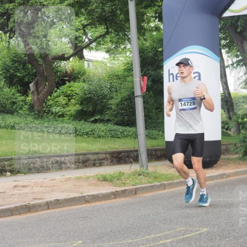 29.06.2025 - hella hamburg halbmarathon KatJ http://msf.ph/oto/8320684 29.06.2025 10:16:27 Zwischen KM18-KM19  meine-sportfotos.de