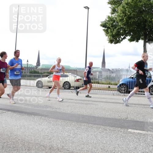 29.06.2025 - hella hamburg halbmarathon Lena Gebhardt http://msf.ph/oto/8320707 29.06.2025 10:22:48 Lombardsbrücke 3601, 3600, 1029, 1187, 1598, 1853, 2294, 2351, 2479, 2766, 2886, 3003, 3029, 3034, 3108, 3430, 3457, 3511, 3600, 3601, 3910, 3946, 4131, 4190, 4266, 4556, 4559, 4969, 5079, 5223, 5343, 5629, 5798, 5838, 6030, 6048, 6049, 6303, 6347, 6578, 6784, 6785, 6820, 6826, 6899, 7097, 7188, 7190, 7266, 7276, 7529, 7794, 7891, 7925, 8355, 8511, 8855, 8931, 9133, 9256, 9913, 10205, 10826, 12025, 12190, 12265, 13560, 13921, 14041, 14525, 14801 meine-sportfotos.de