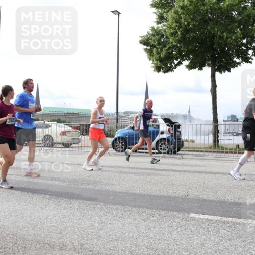 29.06.2025 - hella hamburg halbmarathon Lena Gebhardt http://msf.ph/oto/8320735 29.06.2025 10:22:48 Lombardsbrücke 3601, 1029, 1187, 1598, 1853, 2294, 2351, 2479, 2766, 2886, 3003, 3029, 3034, 3108, 3430, 3457, 3511, 3600, 3601, 3910, 3946, 4131, 4190, 4266, 4556, 4559, 4969, 5079, 5223, 5343, 5629, 5798, 5838, 6030, 6048, 6049, 6303, 6347, 6578, 6784, 6785, 6820, 6826, 6899, 7097, 7188, 7190, 7266, 7276, 7529, 7794, 7891, 7925, 8355, 8511, 8855, 8931, 9133, 9256, 9913, 10205, 10826, 12025, 12190, 12265, 13560, 13921, 14041, 14525, 14801 meine-sportfotos.de