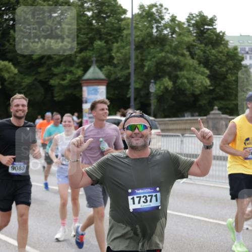 29.06.2025 - hella hamburg halbmarathon Jannik Wohlers http://msf.ph/oto/8320756 29.06.2025 10:39:28 Lombardsbrücke 1058, 1076, 1586, 1899, 2313, 2976, 3046, 3882, 3883, 3884, 4298, 4752, 5229, 5654, 5901, 6428, 6698, 6739, 7045, 7125, 7429, 7455, 7456, 8107, 8612, 8622, 8865, 8866, 9080, 9195, 9292, 10441, 10648, 10666, 10714, 10833, 10901, 10939, 11242, 11664, 11874, 11982, 12414, 12631, 12883, 12906, 13644, 14327, 14578, 14882, 15111, 15265, 16532, 16784, 17407, 17634, 18157, 18944, 19121, 19163 meine-sportfotos.de