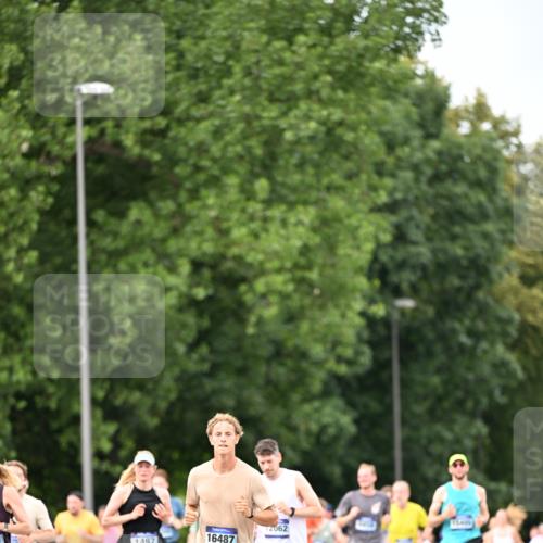 29.06.2025 - hella hamburg halbmarathon Dr. Thomas Lammeyer http://msf.ph/oto/8320783 29.06.2025 10:39:11 Kennedybrücke 1417, 1497, 1821, 1849, 2265, 2355, 2482, 3130, 3409, 4884, 5027, 5453, 5793, 6171, 6310, 6329, 6335, 6571, 6746, 6803, 6859, 7020, 7299, 7733, 8369, 9164, 9248, 9342, 10335, 10393, 10464, 10606 meine-sportfotos.de