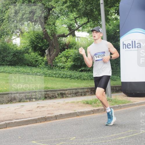 29.06.2025 - hella hamburg halbmarathon KatJ http://msf.ph/oto/8320837 29.06.2025 10:16:27 Zwischen KM18-KM19  meine-sportfotos.de