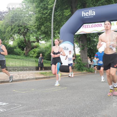 29.06.2025 - hella hamburg halbmarathon KatJ http://msf.ph/oto/8320840 29.06.2025 10:45:50 Zwischen KM18-KM19 2348, 2619, 3279, 5926, 6202 meine-sportfotos.de