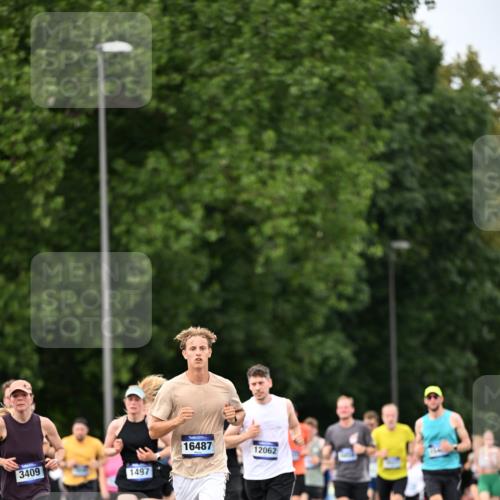 29.06.2025 - hella hamburg halbmarathon Dr. Thomas Lammeyer http://msf.ph/oto/8320865 29.06.2025 10:39:11 Kennedybrücke 1417, 1497, 1821, 1849, 2265, 2355, 2482, 3130, 3409, 4884, 5027, 5453, 5793, 6171, 6310, 6329, 6335, 6571, 6746, 6803, 6859, 7020, 7299, 7733, 8369, 9164, 9248, 9342, 10335, 10393, 10464, 10606 meine-sportfotos.de