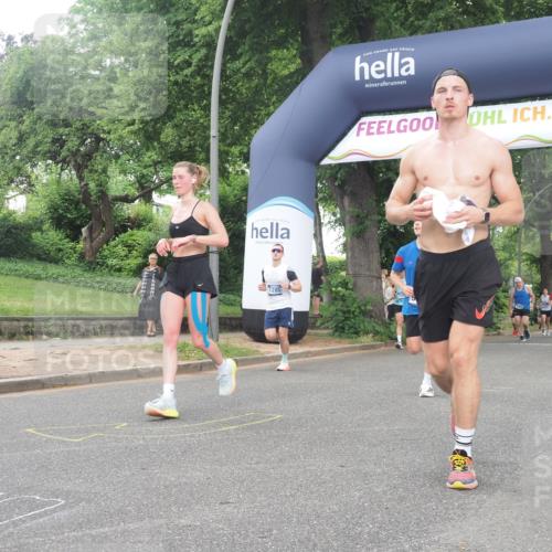 29.06.2025 - hella hamburg halbmarathon KatJ http://msf.ph/oto/8320868 29.06.2025 10:45:50 Zwischen KM18-KM19 2348, 2619, 3279, 5926, 6202 meine-sportfotos.de