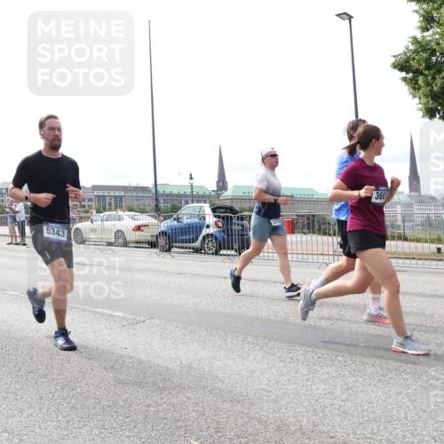 29.06.2025 - hella hamburg halbmarathon Lena Gebhardt http://msf.ph/oto/8320880 29.06.2025 10:22:49 Lombardsbrücke 9256, 5343, 3601, 1029, 1187, 1598, 1853, 2294, 2351, 2479, 2766, 2886, 3003, 3029, 3034, 3430, 3457, 3511, 3600, 3601, 3910, 3946, 4131, 4190, 4266, 4556, 4559, 4969, 5079, 5223, 5343, 5629, 5798, 5838, 6030, 6048, 6049, 6303, 6347, 6578, 6784, 6785, 6820, 6826, 6899, 7097, 7188, 7190, 7266, 7276, 7529, 7794, 7891, 7925, 8355, 8511, 8855, 8931, 9133, 9256, 9913, 10205, 10826, 12025, 12190, 12265, 13560, 13921, 14041, 14525, 14801 meine-sportfotos.de
