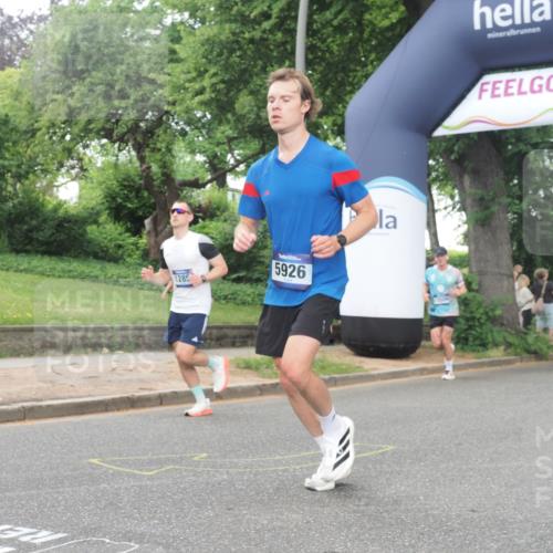 29.06.2025 - hella hamburg halbmarathon KatJ http://msf.ph/oto/8320891 29.06.2025 10:45:51 Zwischen KM18-KM19 1285, 2619, 3279, 5926, 6202 meine-sportfotos.de