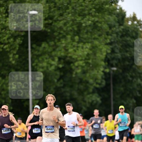 29.06.2025 - hella hamburg halbmarathon Dr. Thomas Lammeyer http://msf.ph/oto/8320909 29.06.2025 10:39:11 Kennedybrücke 1417, 1497, 1821, 1849, 2265, 2355, 2482, 3130, 3409, 4884, 5027, 5453, 5793, 6171, 6310, 6329, 6335, 6571, 6746, 6803, 6859, 7020, 7299, 7733, 8369, 9164, 9248, 9342, 10335, 10393, 10464, 10606 meine-sportfotos.de